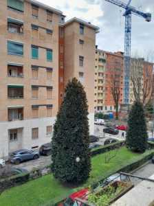 Appartamento in Vendita a Milano via Fratelli Rosselli