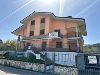 Villa in Vendita ad Avellino Contrada Chiaira