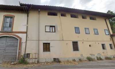 Palazzo Stabile in Vendita a Montale via g Garibaldi