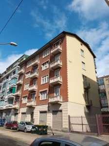 Appartamento in Vendita a Torino via la Loggia 27