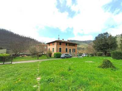 Villa in Vendita a Bagni di Lucca