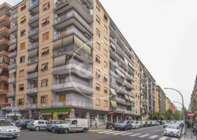 Appartamento in Vendita a Roma via Flavio Stilicone