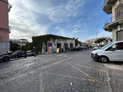 Attività Licenze in Affitto a Napoli via Aniello Falcone