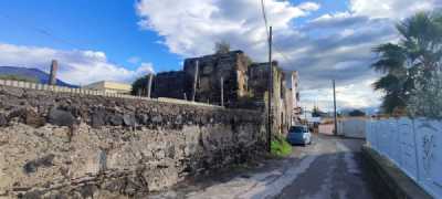 Rustico Casale in Vendita a Torre del Greco via Lava Troia
