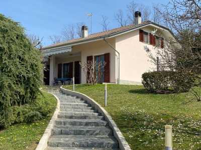 Villa in Vendita a Moncalvo via 20 Settembre 38