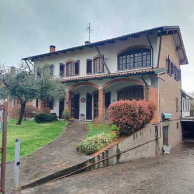 Villa in Vendita ad Agrate Brianza via Canova