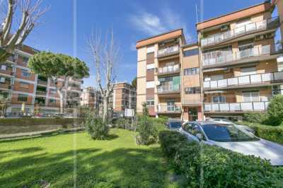 Appartamento in Vendita a Roma via Capo Spartivento 50