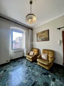 Appartamento in Vendita a Genova via Sampierdarena 51