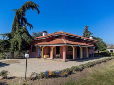 Villa in Vendita ad Asti Frazione Mombarone