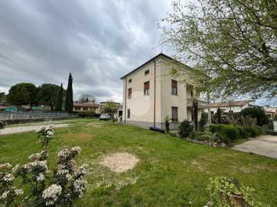 Villa in Vendita a Castelnuovo del Garda Piazza Angelini 26