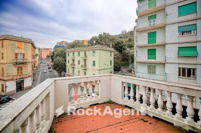 Appartamento in Vendita a Genova via Bolzaneto 1