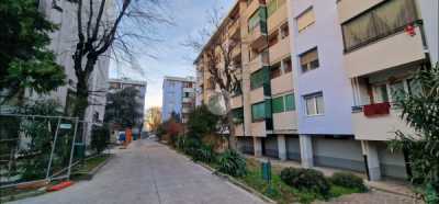 Appartamento in Vendita a Milano via Giambellino 143