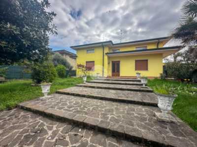 Villa in Vendita a Castrezzato via b Cavalli 1