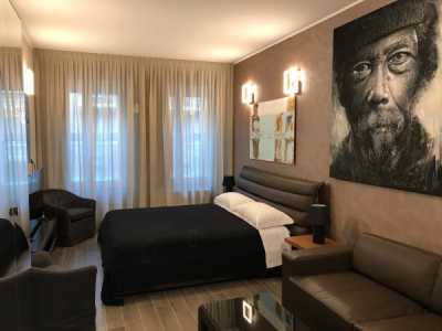 Appartamento in Vendita a Milano via Vitruvio 43