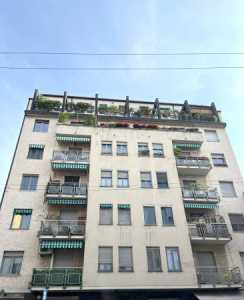 Appartamento in Vendita a Milano via Luigi Canonica 74