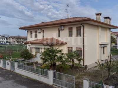 Villa in Vendita a Fossalta di Portogruaro via Giuseppe Verdi 10