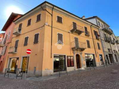 Appartamento in Vendita a Canelli Piazza Vincenzo Gioberti 2