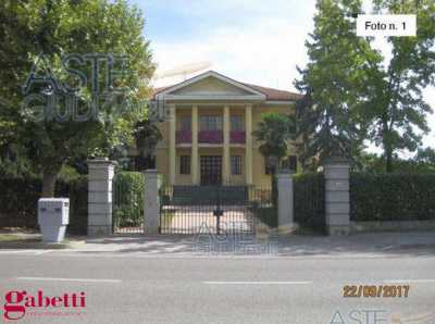 Villa in Vendita a Cherasco Corso Luigi Einaudi 8 10 Cherasco