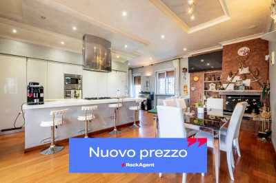 Appartamento in Villa in Vendita a Roma via del Podere Zara 106