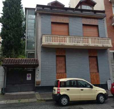 Villa in Vendita a Torino via Frassineto 48