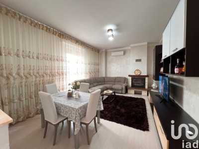 Appartamento in Vendita a Cento via Felice Cavallotti 9