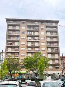 Appartamento in Vendita a Torino via Borgaro 96
