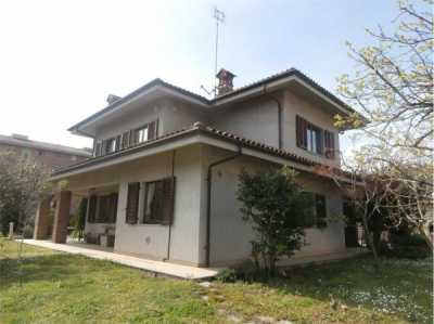 Villa in Vendita a Pinerolo Strada San Luca 15