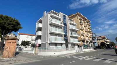 Appartamento in Vendita a San Benedetto del Tronto c so Mazzini Angolo via Prati