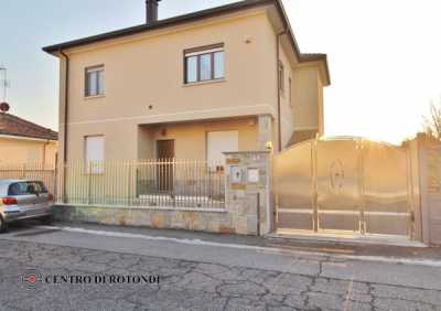 Villa in Vendita a Parabiago via Vincenzo Monti 4