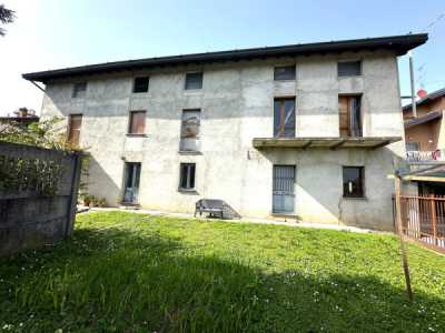 Villa in Vendita a Merone via Giuseppe Parini