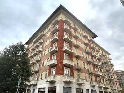 Appartamento in Affitto a Torino via Albenga 1