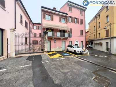 Appartamento in Vendita a Desenzano del Garda via Bagatta 21
