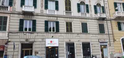 Palazzo Stabile in Vendita a Genova