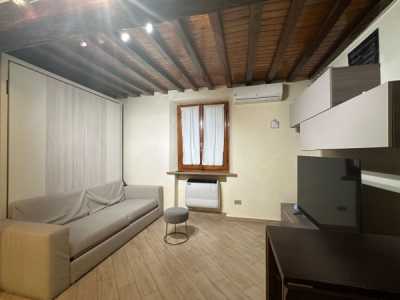 Appartamento in Affitto a Parma Borgo Degli Studi