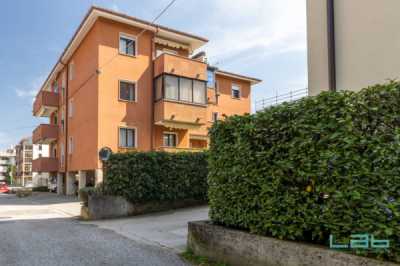 Appartamento in Vendita a Trieste via Dei Papaveri