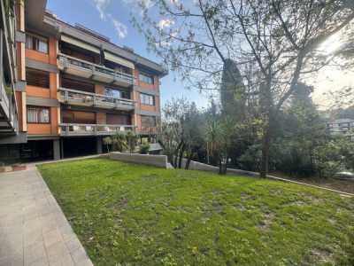 Appartamento in Affitto a Genova Viale Francesco Gambaro 40