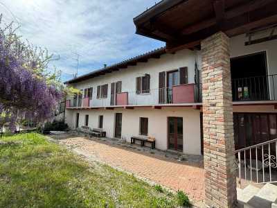 Villa Bifamiliare in Vendita a bra frazione borgonuovo