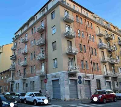 Appartamento in Vendita a Torino via Crevacuore 37