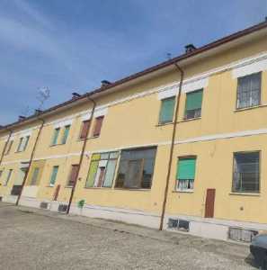 Villa a Schiera in Vendita a Monticelli d`Ongina