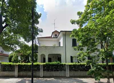 Villa in Vendita a Cusano Milanino Viale Luigi Buffoli 21