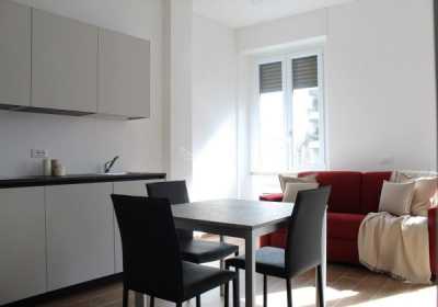 Appartamento in Affitto a Milano via Sardegna