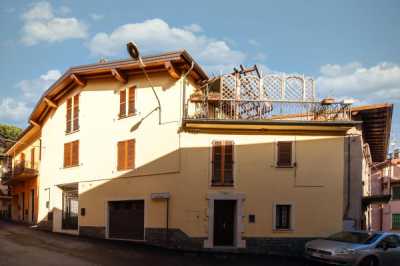 Appartamento in Vendita a Carlazzo via Menaggio 11