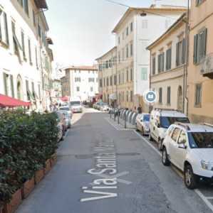 Appartamento in Affitto a Pisa via Santa Maria