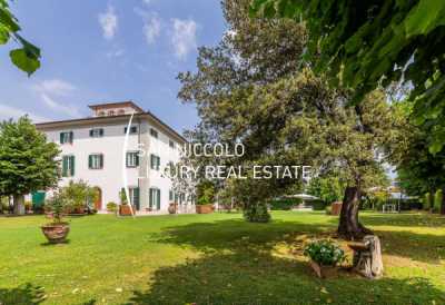 Villa in Vendita a Quarrata via Carrara 18