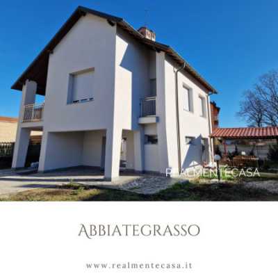 Villa in Vendita ad Abbiategrasso via Pasubio