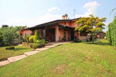 Villa in Vendita a Rovellasca via Milano