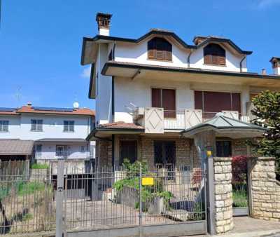 Villa in Vendita a Caravaggio via Guzzasete