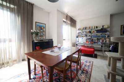 Appartamento in Vendita a Monza via Felice Cavallotti 153