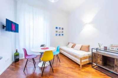 Appartamento in Affitto a Milano via Cola Montano
