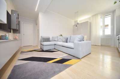 Appartamento in Vendita a Milano Viale Corsica 41